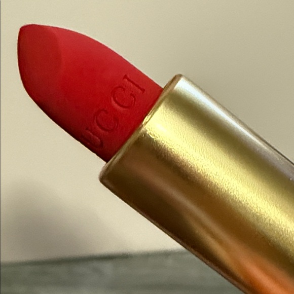 Gucci Rouge A LEVRES Mat Lip Colour - Golden Red - Picture 5 of 6